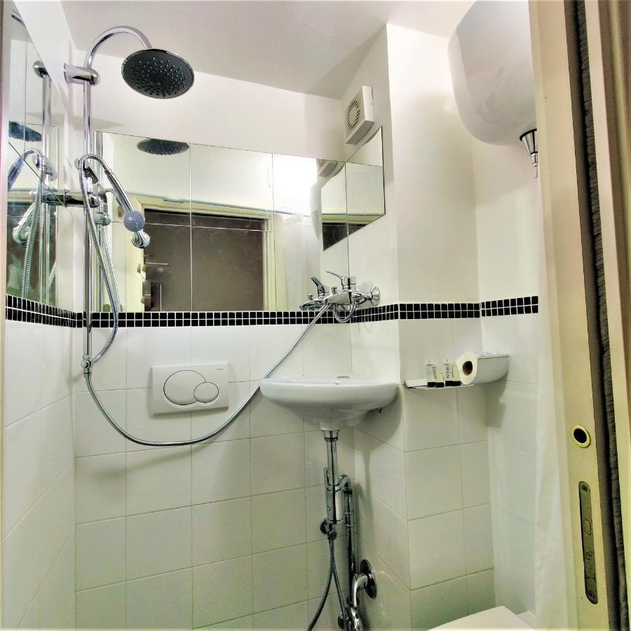 Apartment Monserrato Rom
